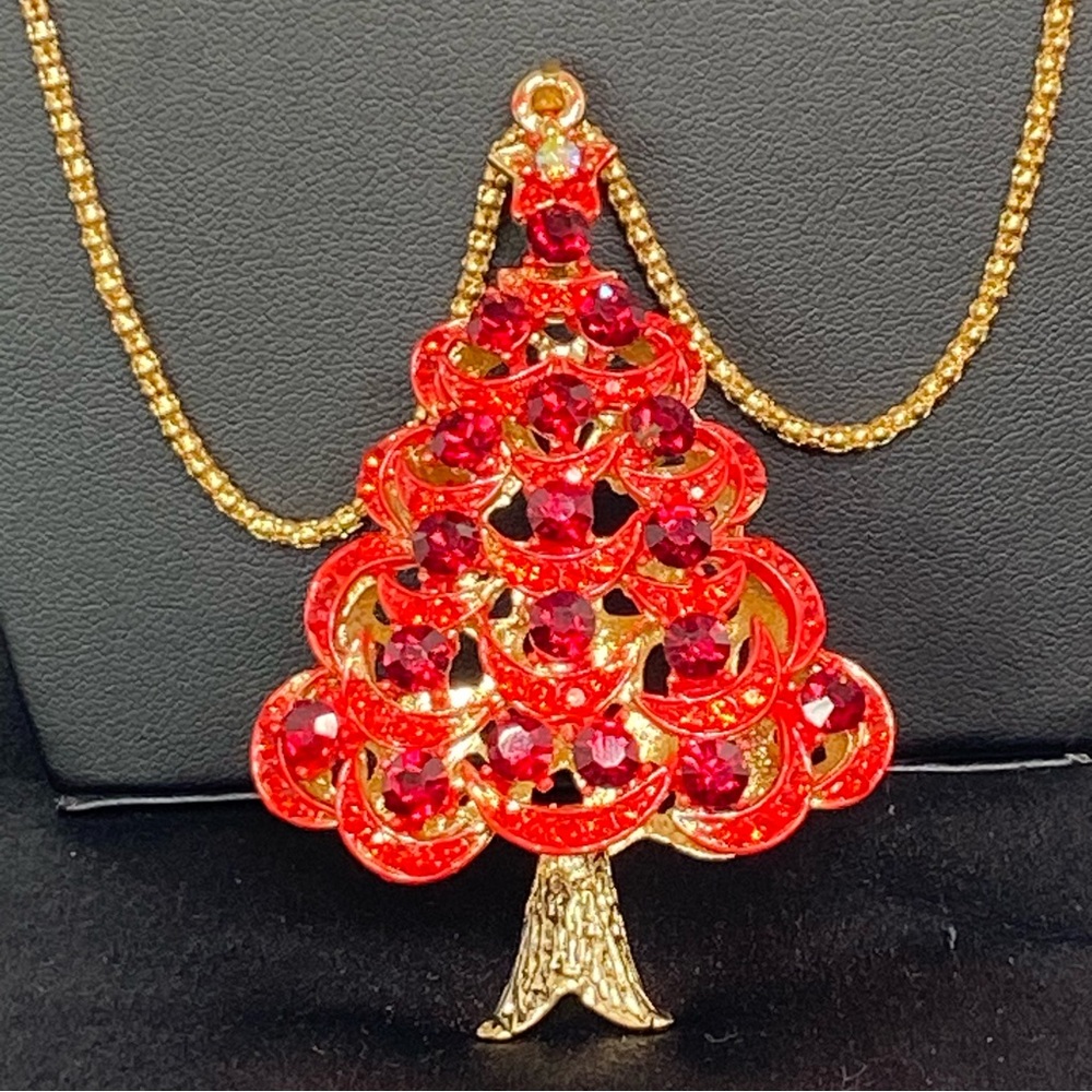 Betsy Johnson Rare Christmas Tree Necklace W/ Vivid Red Stones on a Gold Chain